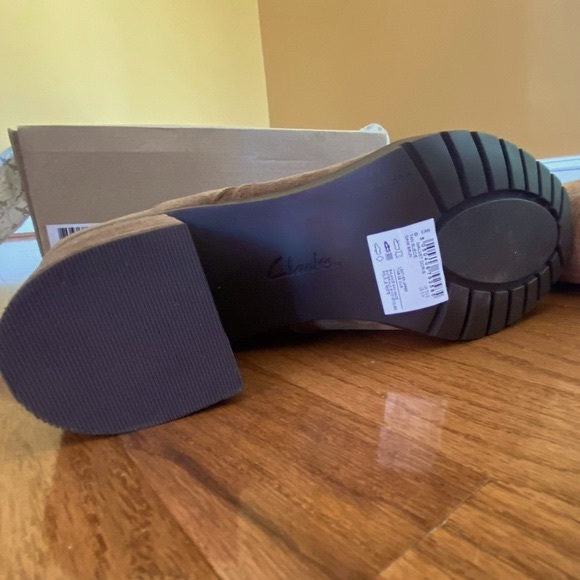 NWT Clark’s Tan/Brown Suede Boots/Malvet Doris- Size 8W - Picture 6 of 8